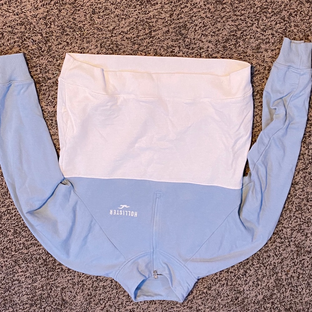 Hollister Two Tone Turtleneck/Mock neck Sweatshirt